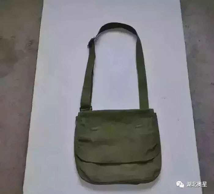 用愛澆灌祖國(guó)的花朵,我們一直都在！