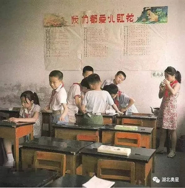 用愛澆灌祖國(guó)的花朵,我們一直都在！